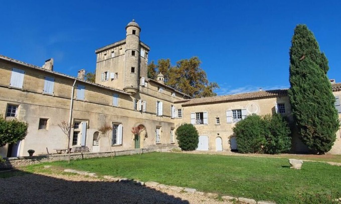 Marsillargues Apartment | Château Teillan - Cadran Solaire