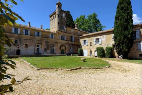 Aimargues Apartment | Château Teillan-Porte Italienne