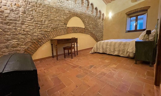 San Casciano in Val di Pesa Apartment | Characteristic apartment in historic 1300s tower