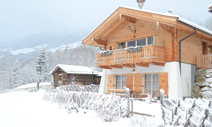 Schonbach Ski Chalet | Chalet "Das Zwölferl" - Arrive and feel good - with e-charging station
