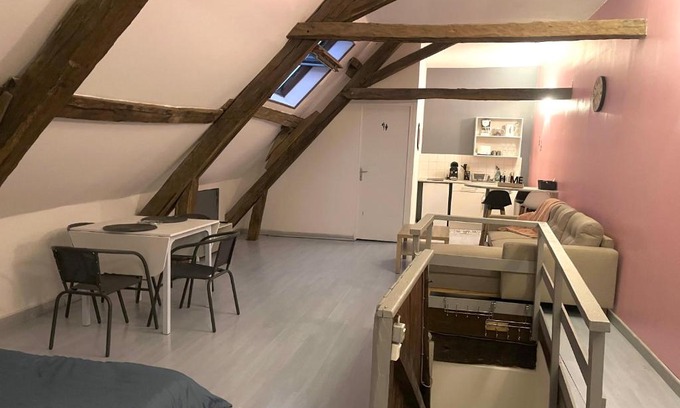 Chablis Apartment | Chablis: grand studio en plein centre ville