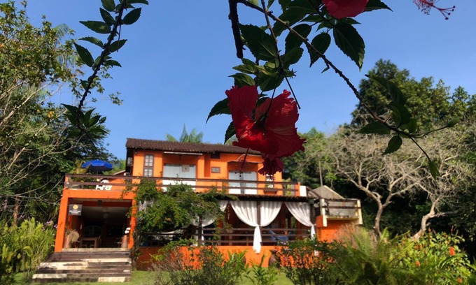 Mambucaba House | Chácara Colibris in the middle of the forest and the sea