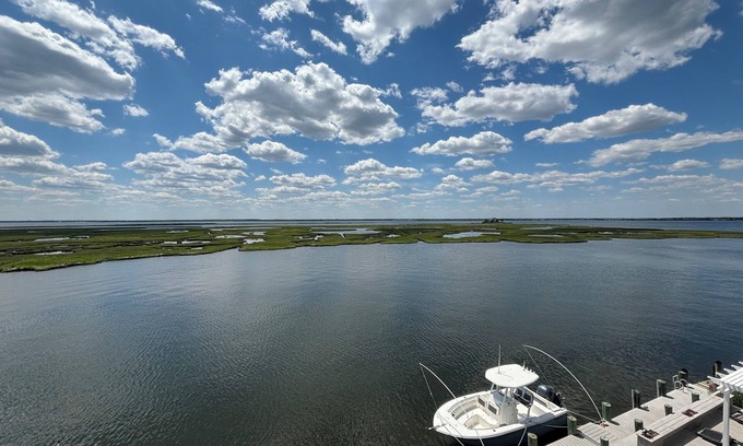 Dover Beaches North House | Chadwick Beach Island -Newly Renovated, Modern, Bay Front Home