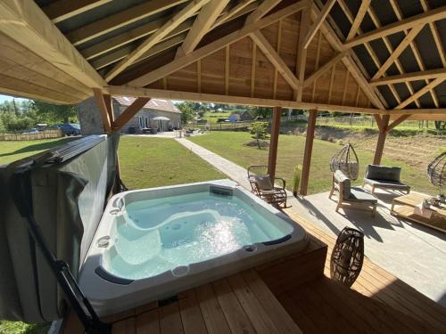 La Chaise-Baudouin Villa | Chaignonnières Roulotte 19pers jacuzzi 15min mer