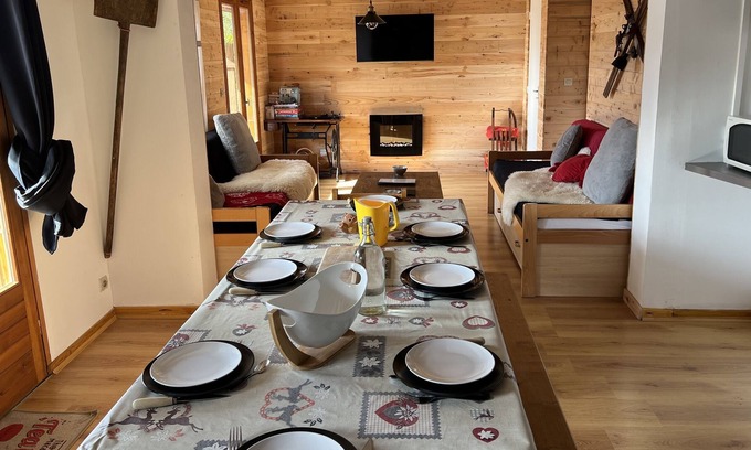 Guzet Neige Ski Chalet | Chalet 10-12 people 150m from the slopes