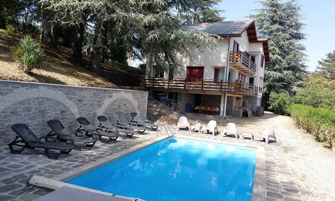 Genolhac Cottage | Chalet 14p with panoramic views of the valley and heated swimming pool