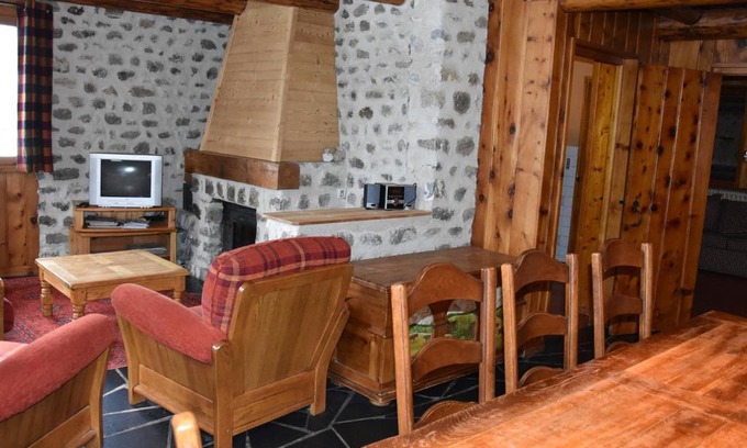 Pralognan-la-Vanoise Ski Chalet | Chalet 5 Pièces à Pralognan-la-Vanoise, 150m², 8 Pers, Proche Commerces et Téléphérique - FR-1-464-48