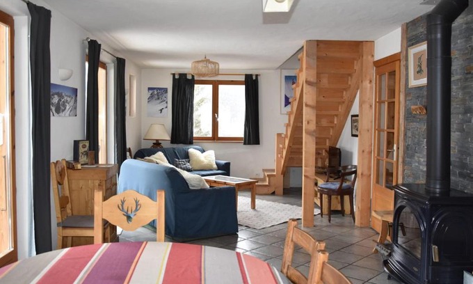 Pralognan-la-Vanoise Ski Chalet | Chalet 5 pièces près de la forêt à Pralognan-la-Vanoise, idéal pour 8 personnes - FR-1-464-176
