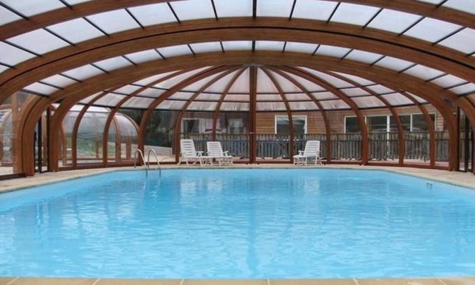 Blavignac Ski Chalet | Chalet '6 Personnes Fougère Semaine' with Mountain View, Shared Pool and Wi-Fi