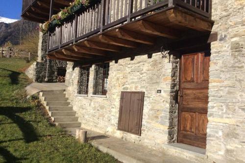 La Salle Apartment | Chalet a La salle Affittasi grazioso e ampio monolocale CIR n 0095