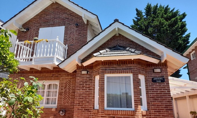 Ostende House | Chalet Anvers 8 persons, 4 rooms/Wi-Fi/Grill/Services/400mts from the sea