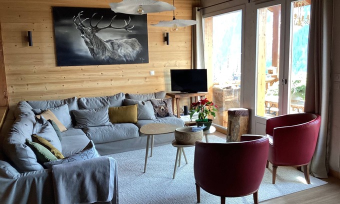 Sainte-Foy-Tarentaise Ski Chalet | Chalet at the foot of the slopes - Sainte Foy Tarentaise station
