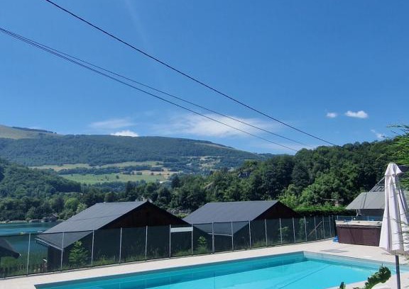 Laffrey Apartment | Chalet avec piscine et accès au lac