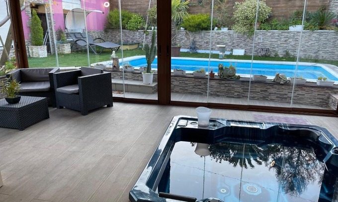 El Monte House | Chalet Beach & Spa
