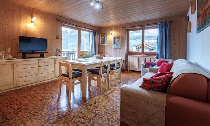 Bormio Ski Chalet | Chalet 'Beppe' with Mountain View, Shared Garden and Wi-Fi