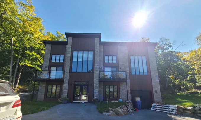 Les Collines-de-l'Outaouais Regional County Municipality Ski Chalet | Chalet by Ski Hill and Golf Course