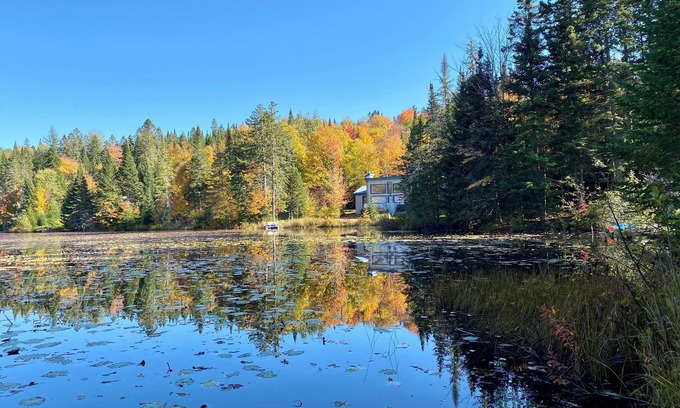 St-Adolphe-d'Howard Ski Chalet | Chalet for rent in St-Adolphe-d’Howard on the waterfront of Lac Huguette