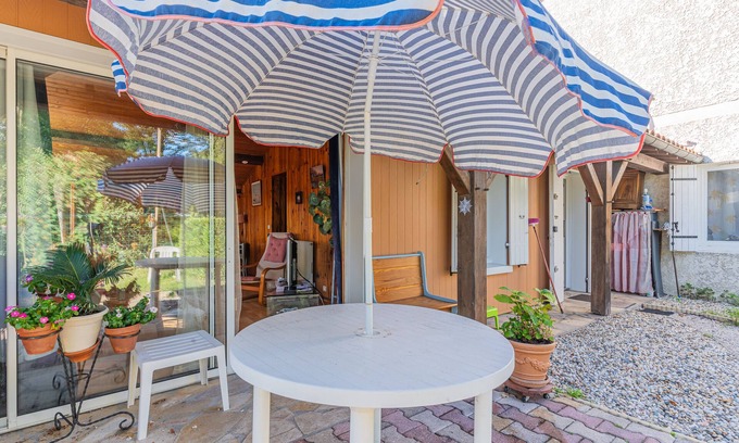 Mios House | Chalet 'Charme De L'Ancien Et Du Moderne' with Private Pool and Private Terrace