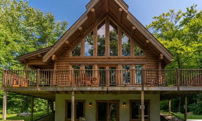 Labelle House | Chalet Chinook Tremblant - Lakefront log cottage with 5 bedrooms (Private Spa)