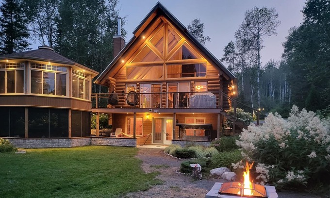 Peribonka Ski Chalet | Chalet de Rêve à Péribonka Avec spa