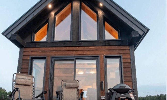Gaspe Ski Chalet | Chalet double arrière style suisse