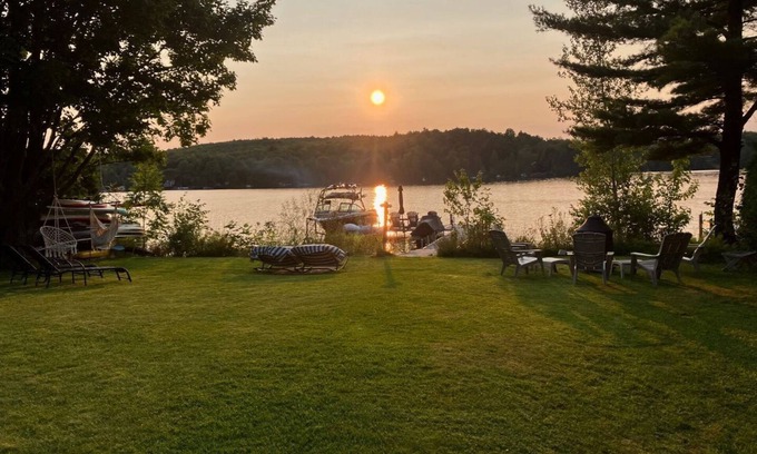 Stanstead Township Ski Chalet | Chalet En Bord De Lac Naviguable