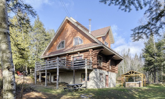 Labelle Ski Chalet | Chalet en Bois Rond Avec Spa, Sauna et Hammam