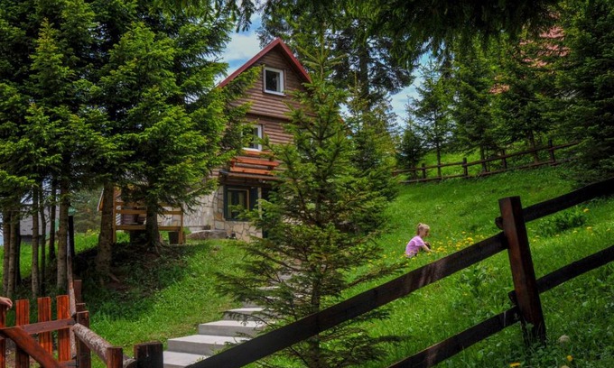Zabljak House | Chalet Escapade with Sauna