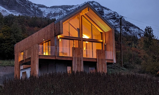 La Fare-en-Champsaur Ski Chalet | Chalet Familial à la Montagne Proche Stations de ski Prestations Para-hôtelières