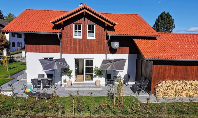Bad Kohlgrub House | Chalet Fend - exclusive holiday home (detached with carport and garage)