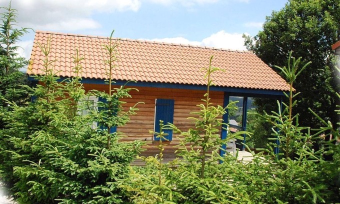 Blavignac Ski Chalet | Chalet "Fougère Pour 6 Prix Weekend" with Mountain View, Shared Pool & Wi-Fi