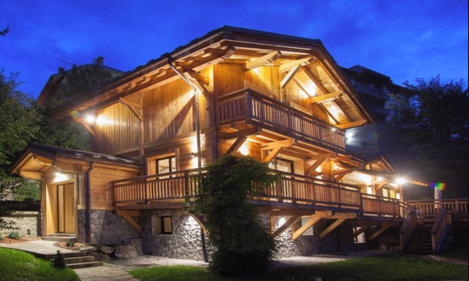 Saint-Gervais-les-Bains Ski Chalet | Chalet Crespin - Luxury Chalet in Saint Gervais centre, 500m walk to telecabine