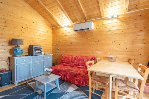 Saujon Ski Chalet | Chalet