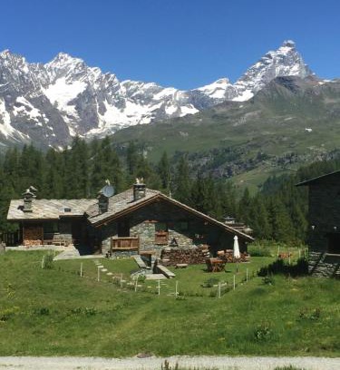 Valtournenche Ski Chalet | CHALET GORRET CHENEIL