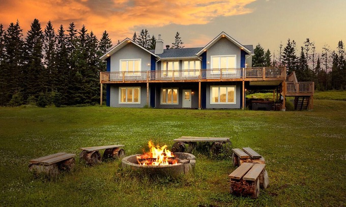 Val-des-Lacs House | Chalet Harmony - large exclusive waterfront cottage with SPA and pool table