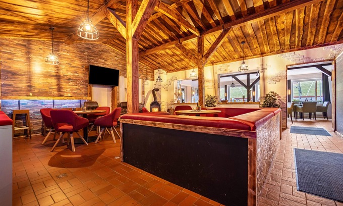 Bischofsgruen Ski Chalet | Chalet 'Hillside Nature' with Private Terrace, Balcony and Wi-Fi