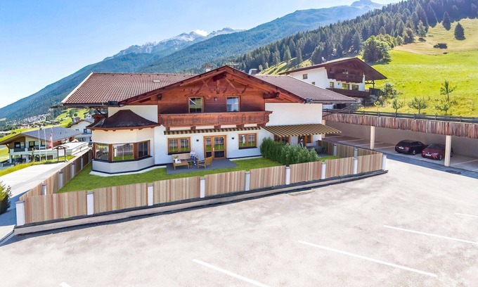 Neustift Im Stubaital Apartment | Chalet in Stubai Valley near Ski Slopes