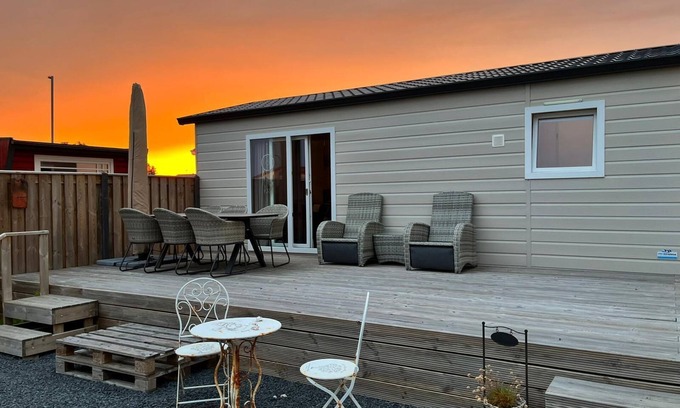 Serooskerke Ski Chalet | Chalet in the family paradise "Olmenveld", Zeeland
