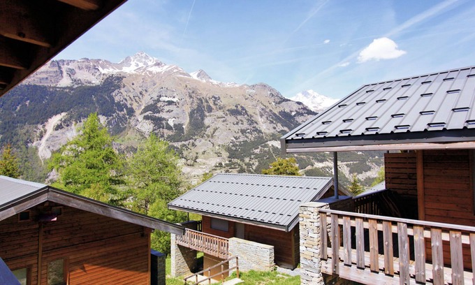 Villarodin-Bourget Ski Chalet | Chalet in Villarodin near Lake
