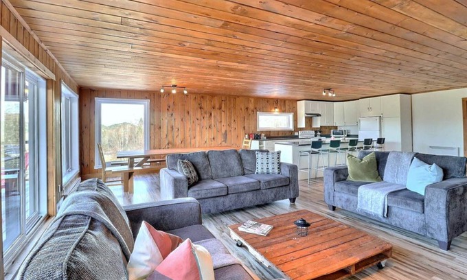 L'Anse-Saint-Jean Ski Chalet | Chalet Jumeau A Mont Édouard Ski & Nature