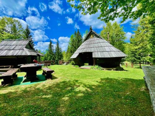 Kamnik Cabin | Chalet Kanja Velika Planina