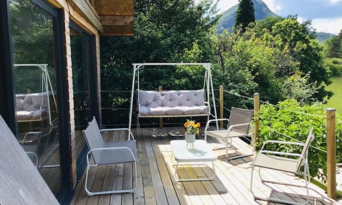 Chateauneuf-Miravail Ski Chalet | Chalet L'alpaga