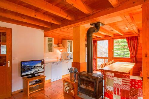 Nevache Ski Chalet | Chalet L'Eitièro hameau des Chazals Nevache Hautes Alpes