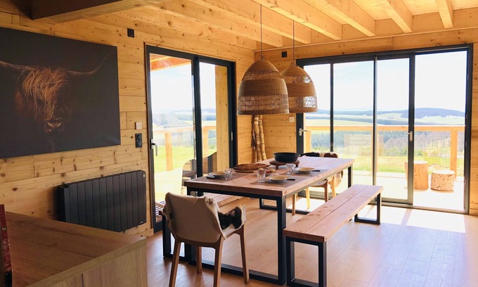 Besse-et-Saint-Anastaise Ski Chalet | Chalet la Doudoune Super Besse vue Exceptionnelle