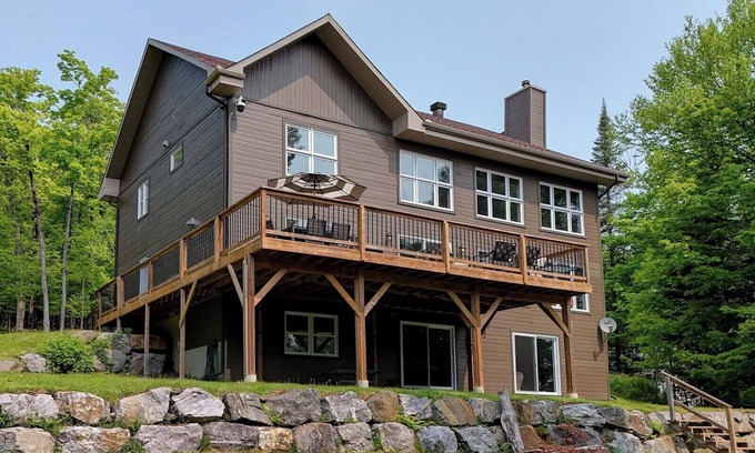 Riviere-Rouge House | Chalet Le 2467 – Luxury, Nature & Comfort on the Lake, 10 bedrooms 25 Guests