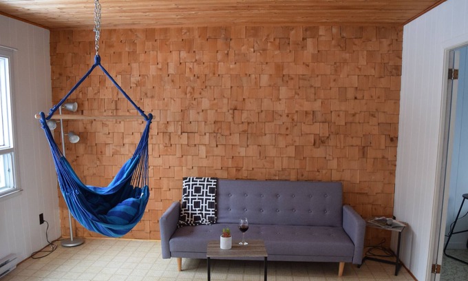 Notre-Dame-des-Neiges Ski Chalet | Chalet le Basque near the River