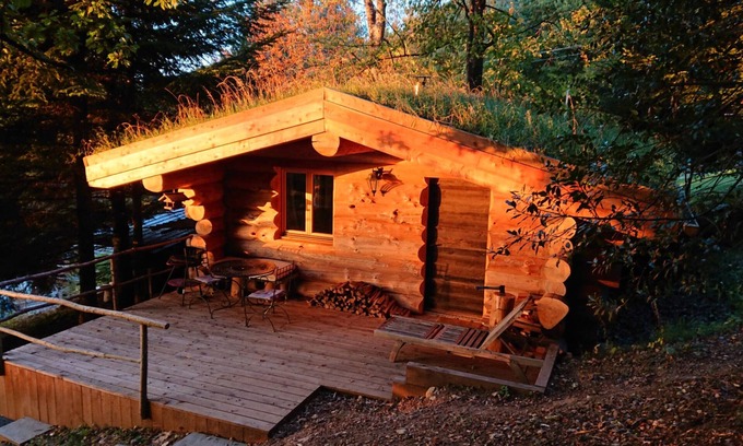 Collonges-sous-Saleve Cabin | Chalet 'Les 13 Arbres' with Mountain View, Wi-Fi and Air Conditioning