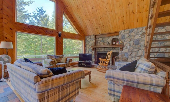 Mauricie Ski Chalet | Chalet le Missionnaire spa