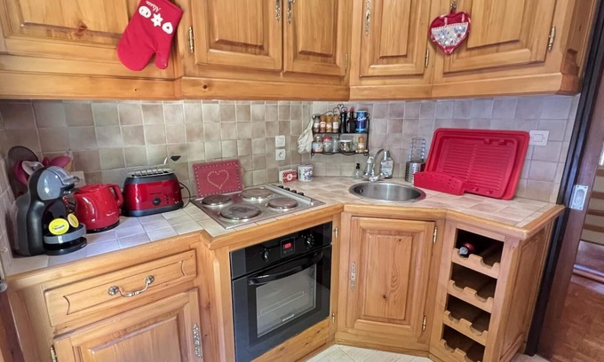 Mittlach Ski Chalet | Chalet 'Les Airelles' with Mountain View, Private Terrace and Wi-Fi