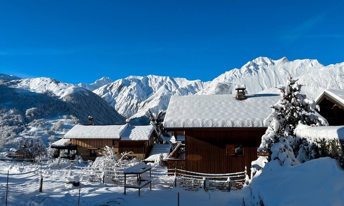 Villarabout Ski Chalet | Chalet 'Marmotte' with Mountain View, Private Terrace and Wi-Fi